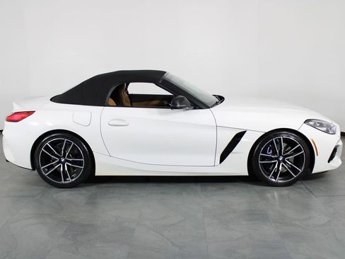 Used 2020 BMW Z4 M40i w/ Executive Package image 10