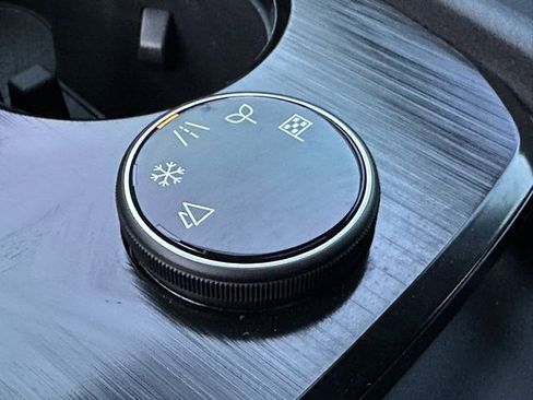 Used 2022 Nissan Rogue SV w/ SV Premium Package image 39