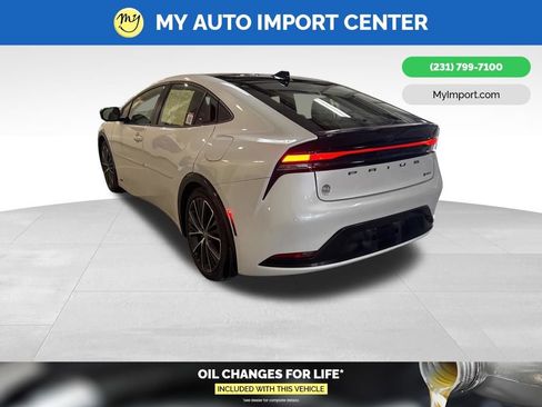 Used 2024 Toyota Prius XLE image 5