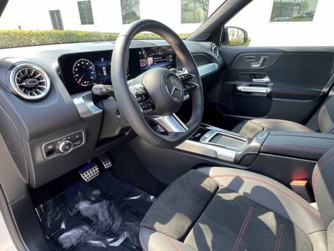 Certified 2025 Mercedes-Benz GLB 250 4MATIC image 17