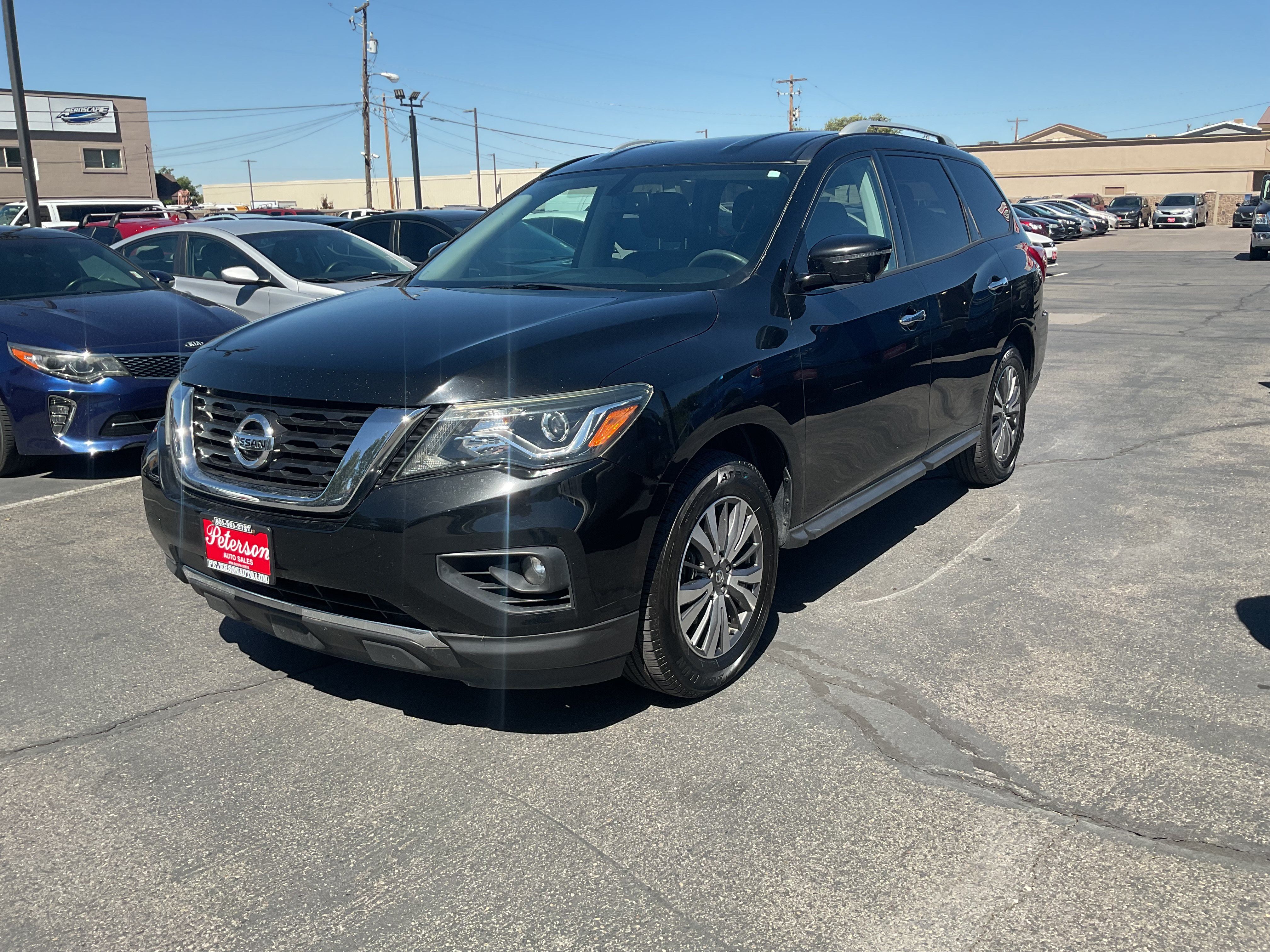 Used 2017 Nissan Pathfinder SL AWD/4WD image 2