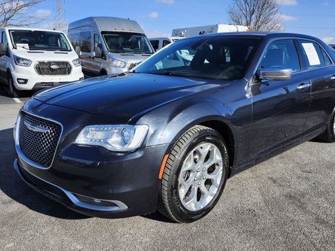 Used 2016 Chrysler 300 C Platinum image 40