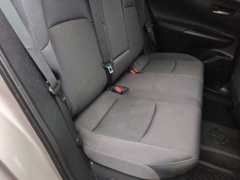 Used 2022 Toyota Venza LE image 21