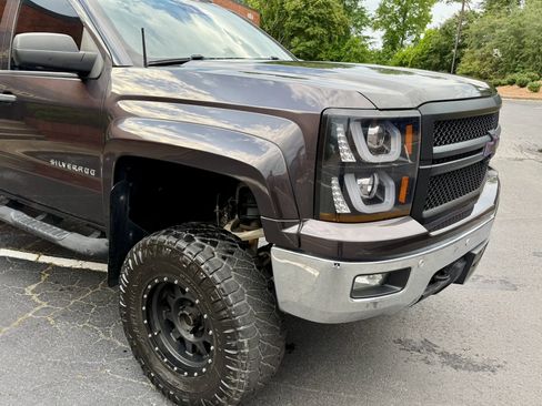 Used 2015 Chevrolet Silverado 1500 LTZ Z71 w/ LTZ Plus Package AWD/4WD image 9