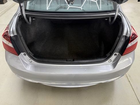 Used 2017 Honda Accord EX-L image 9