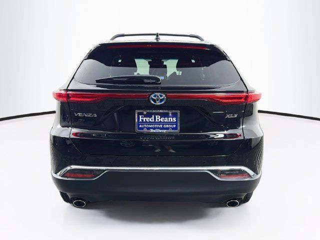 Used 2024 Toyota Venza XLE AWD/4WD image 8