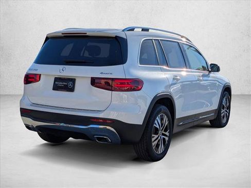 Used 2026 Mercedes-Benz GLB 250 4MATIC image 4