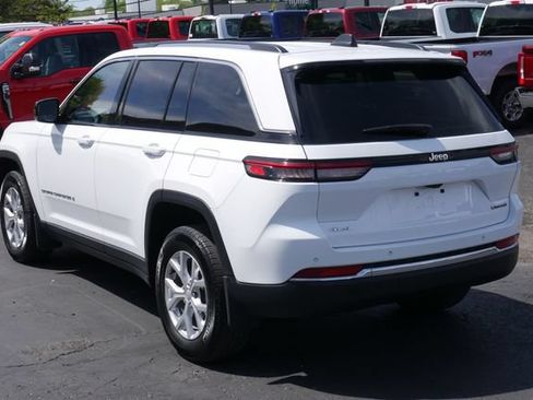 Used 2023 Jeep Grand Cherokee Limited AWD/4WD image 4