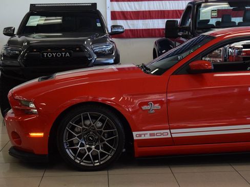 Used 2011 Ford Mustang Shelby GT500 RWD image 35