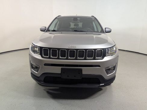 Used 2018 Jeep Compass Latitude w/ Cold Weather Group AWD/4WD image 2