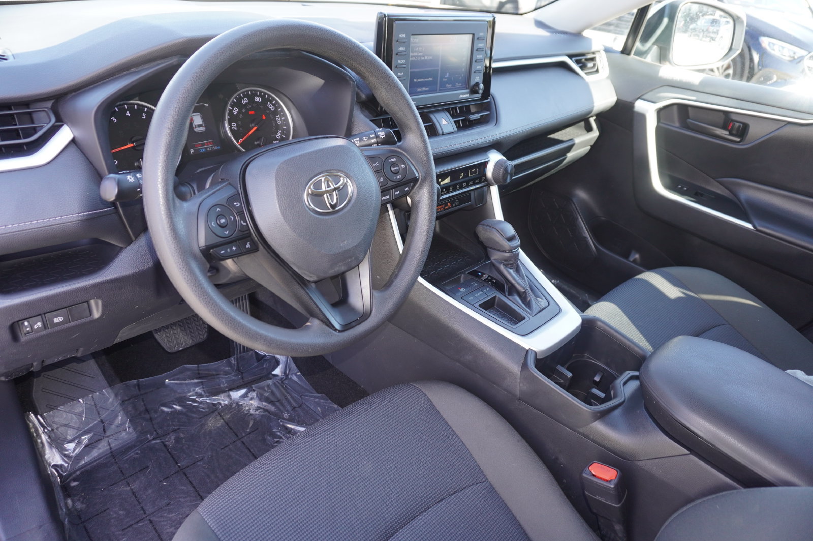 Certified 2022 Toyota RAV4 LE FWD image 11