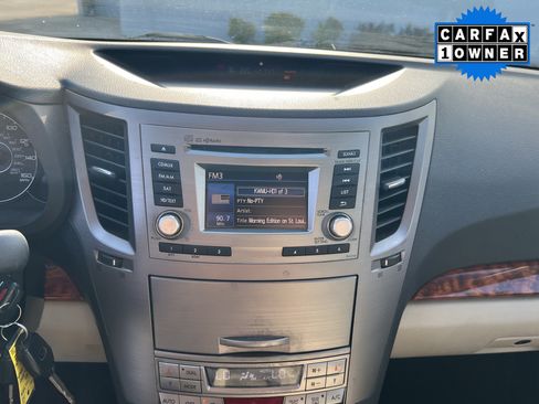 Used 2012 Subaru Outback 3.6R Limited w/ Moonroof Pkg AWD/4WD image 9
