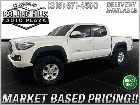 Used 2021 Toyota Tacoma TRD Off-Road image 1
