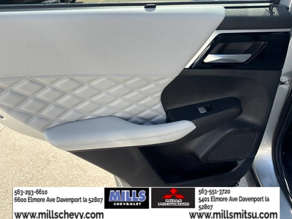 Used 2024 Mitsubishi Outlander SEL AWD/4WD image 18