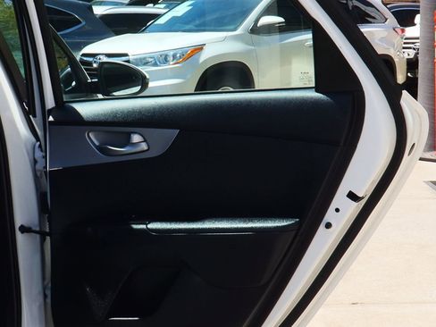 Used 2023 Kia Forte LXS w/ LXS Technology Package image 26