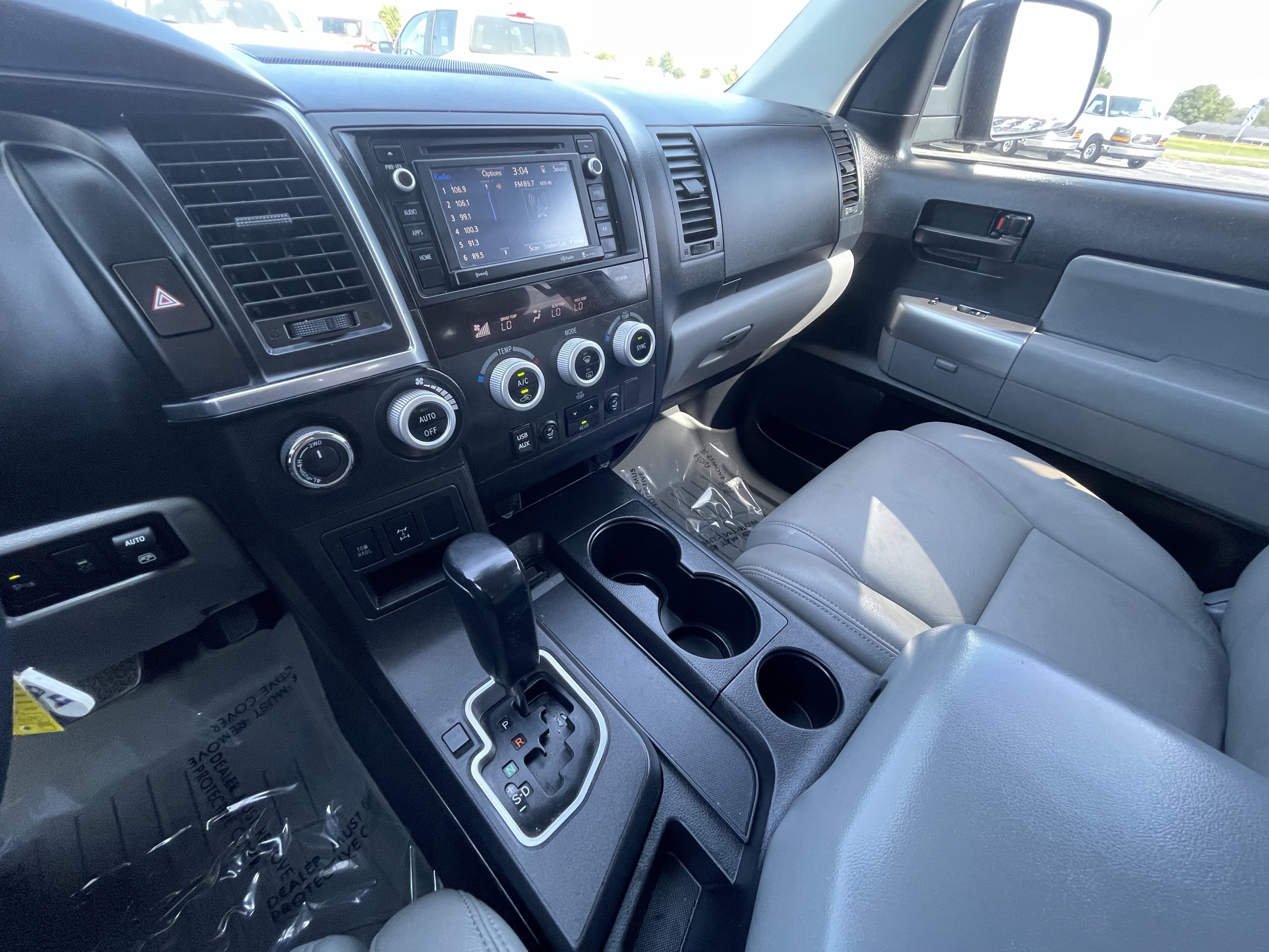 Used 2019 Toyota Sequoia SR5 AWD/4WD image 33