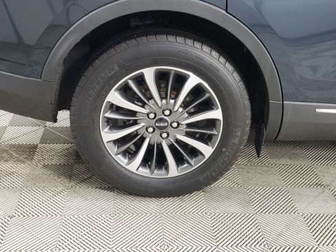 Used 2023 Lincoln Nautilus FWD w/ Premium Package image 13