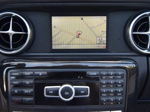 Used 2015 Mercedes-Benz SLK 250 w/ Premium Package image 19