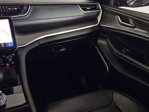 Used 2024 Jeep Grand Cherokee Limited w/ Trailer Tow Package image 11