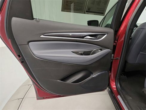 Used 2024 Buick Enclave Premium image 33