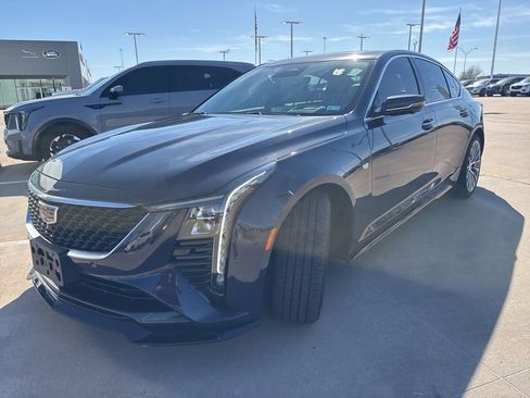 Used 2025 Cadillac CT5 Premium Luxury image 3