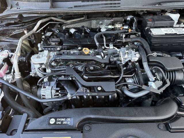 Used 2025 Toyota Corolla LE FWD image 31