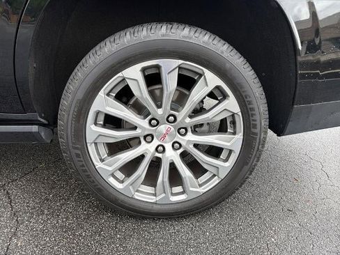 Used 2021 GMC Yukon Denali w/ Denali Premium Package AWD/4WD image 25