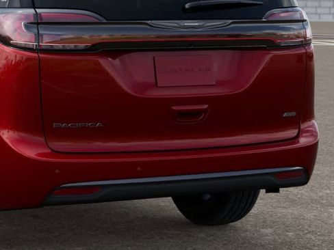 New 2026 Chrysler Pacifica Select image 13