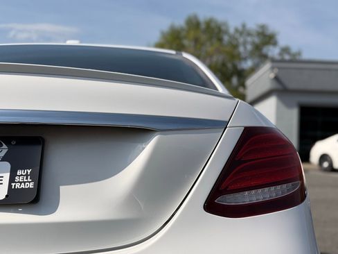 Used 2019 Mercedes-Benz E 300 image 10