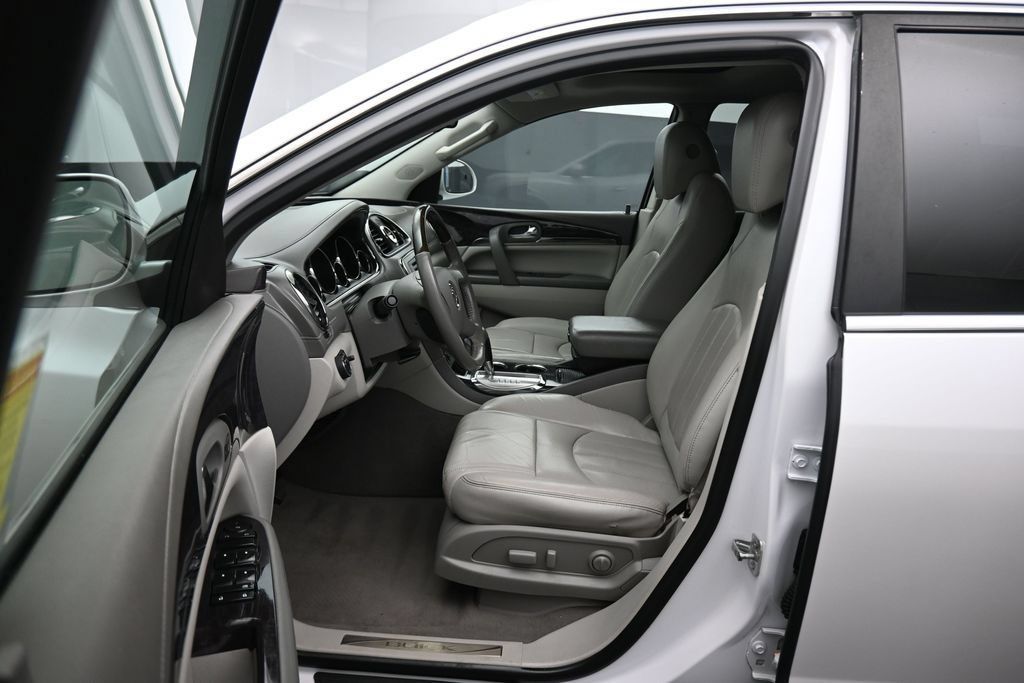 Used 2017 Buick Enclave Leather AWD/4WD image 12