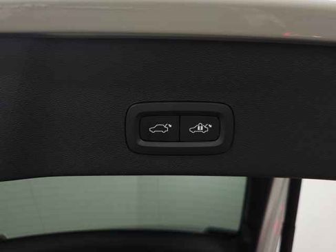 Certified 2023 Volvo C40 Recharge Core w/ Climate Package image 10