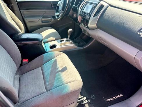 Used 2014 Toyota Tacoma PreRunner w/ SR5 Package image 5