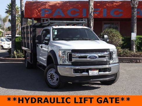 Used 2017 Ford F550 XLT image 2