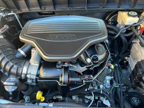 Used 2018 GMC Acadia SLT AWD/4WD image 35
