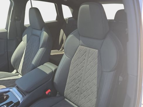 Used 2025 Audi SQ5 Premium Plus AWD/4WD image 21