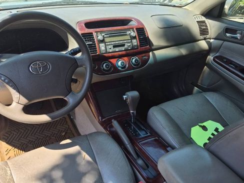 Used 2005 Toyota Camry LE FWD image 8