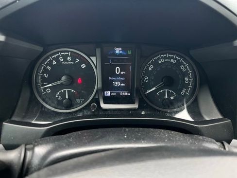Used 2023 Toyota Tacoma TRD Sport w/ Technology Package AWD/4WD image 10