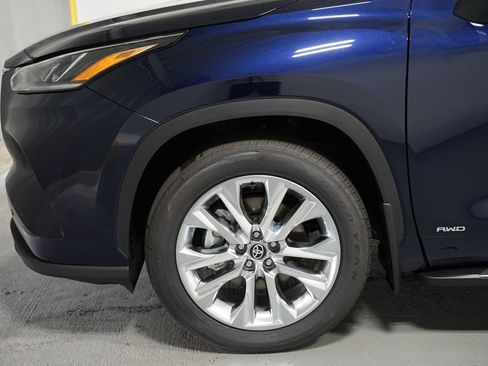 New 2026 Toyota Highlander Limited image 5