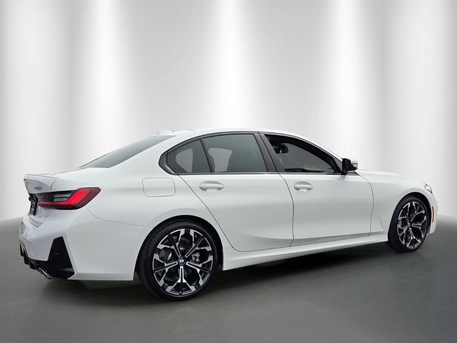 New 2026 BMW 330i Sedan w/ M Sport Package RWD image 7