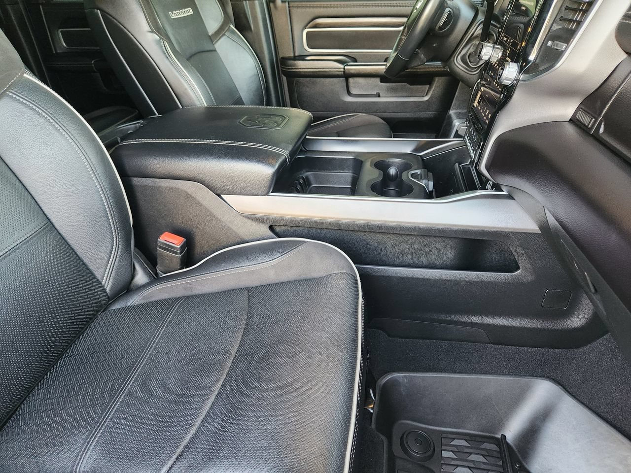 Used 2023 RAM 3500 Laramie AWD/4WD image 13
