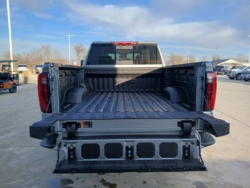 New 2026 GMC Sierra 2500 SLT w/ SLT Convenience Package image 18