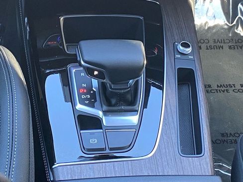 Used 2024 Audi Q5 e Premium Plus image 11