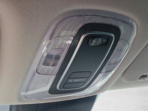 Used 2025 Hyundai Elantra SE FWD image 18