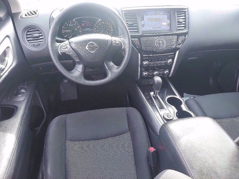 Used 2019 Nissan Pathfinder S image 12