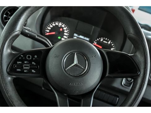 Used 2023 Mercedes-Benz Sprinter 2500 image 11