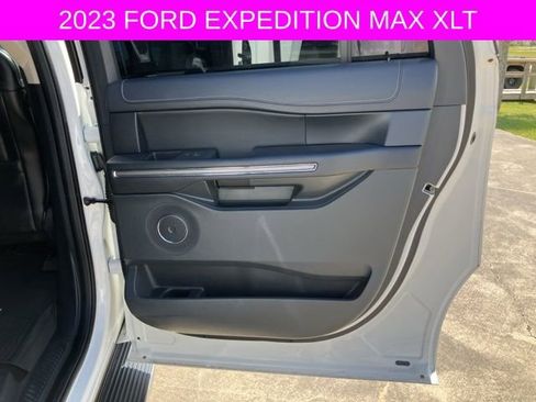 Used 2022 Ford Expedition Max XLT image 16