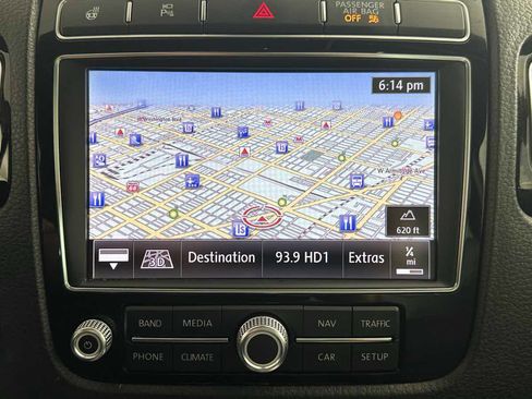 Used 2017 Volkswagen Touareg Wolfsburg Edition image 35