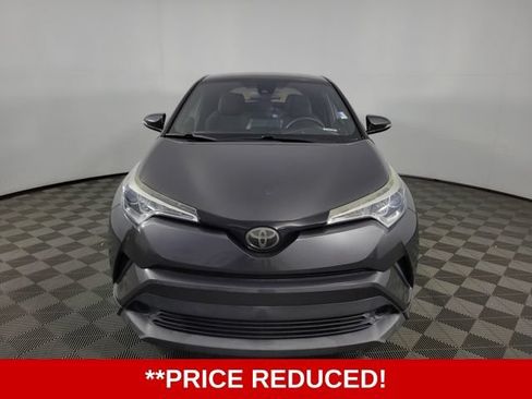 Used 2019 Toyota C-HR LE FWD image 2
