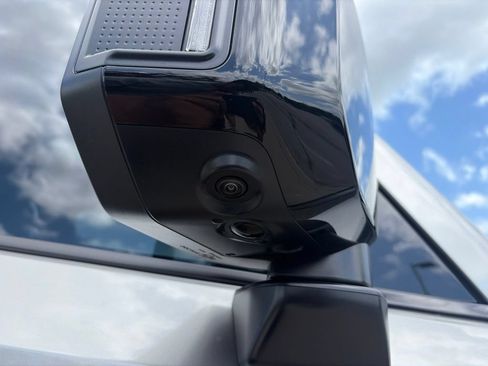 Used 2025 Lexus GX 550 w/ Accessory Package (CT) AWD/4WD image 19