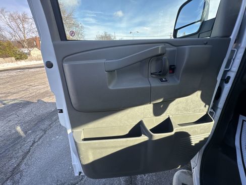 Used 2024 GMC Savana 2500 w/ Driver Convenience Package image 21